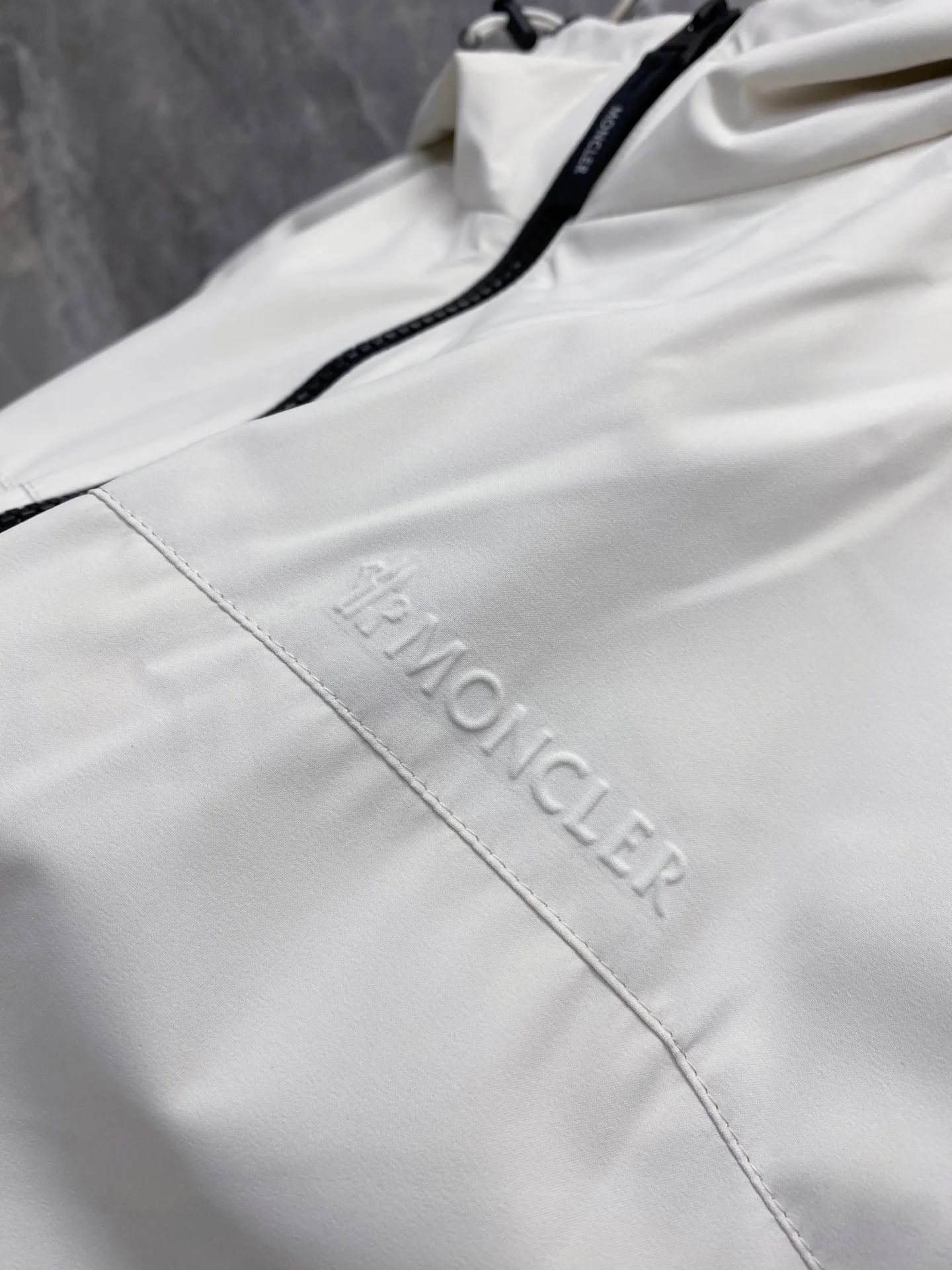 Women's Jackets And Down Jackets MONCLER 18178786