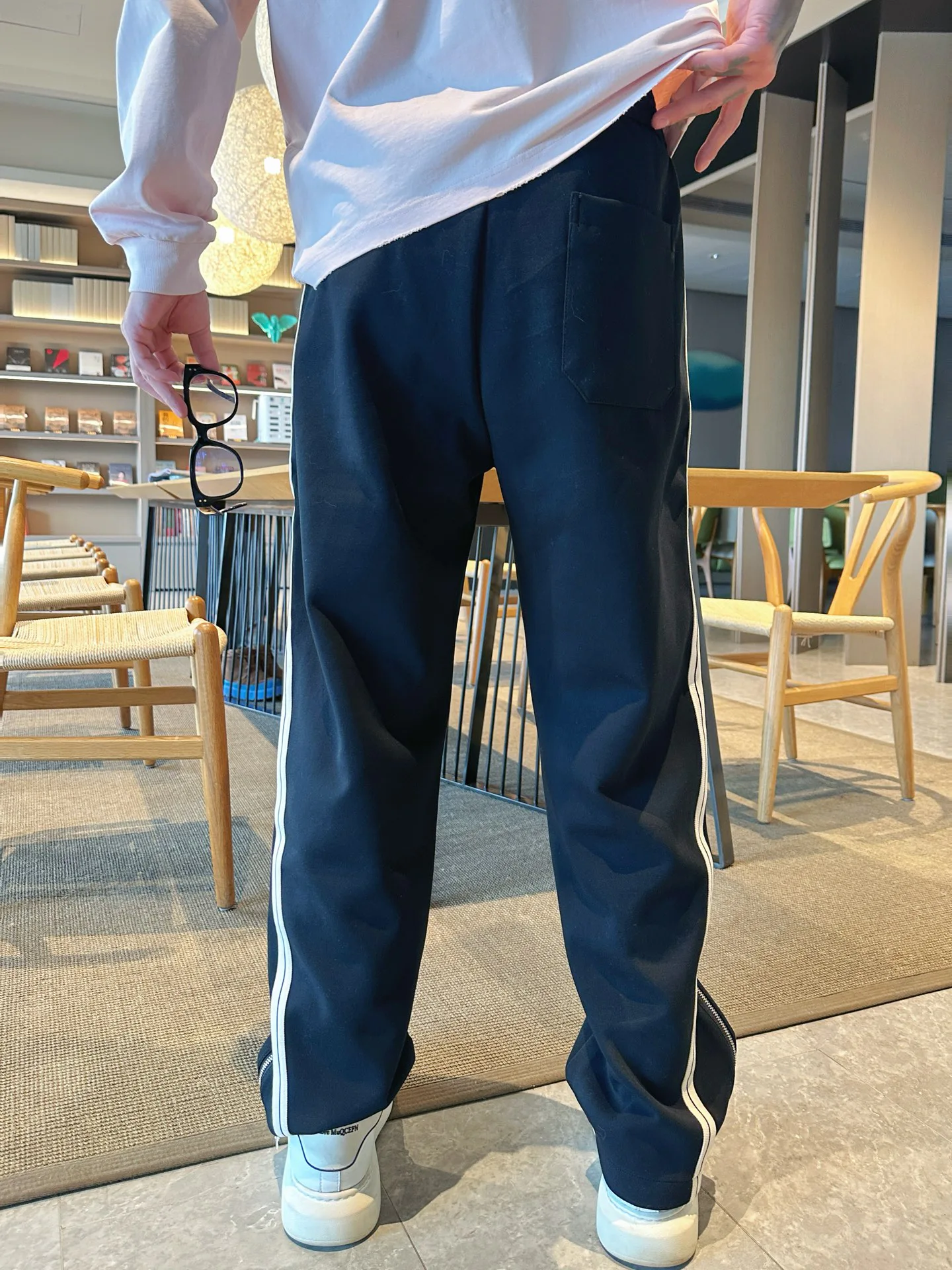 Men's Trousers LOUIS VUITTON 18345734
