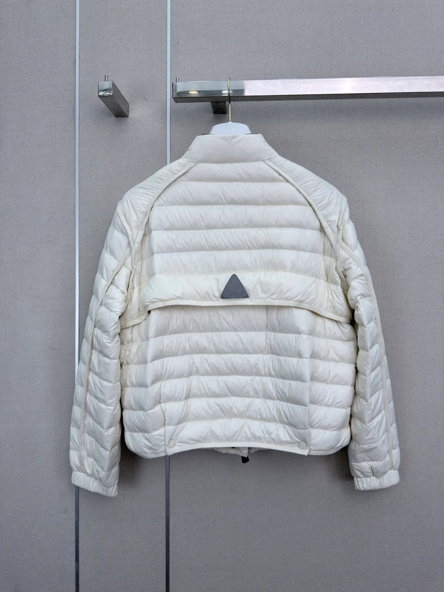 Women's Jackets And Down Jackets MONCLER 17919453