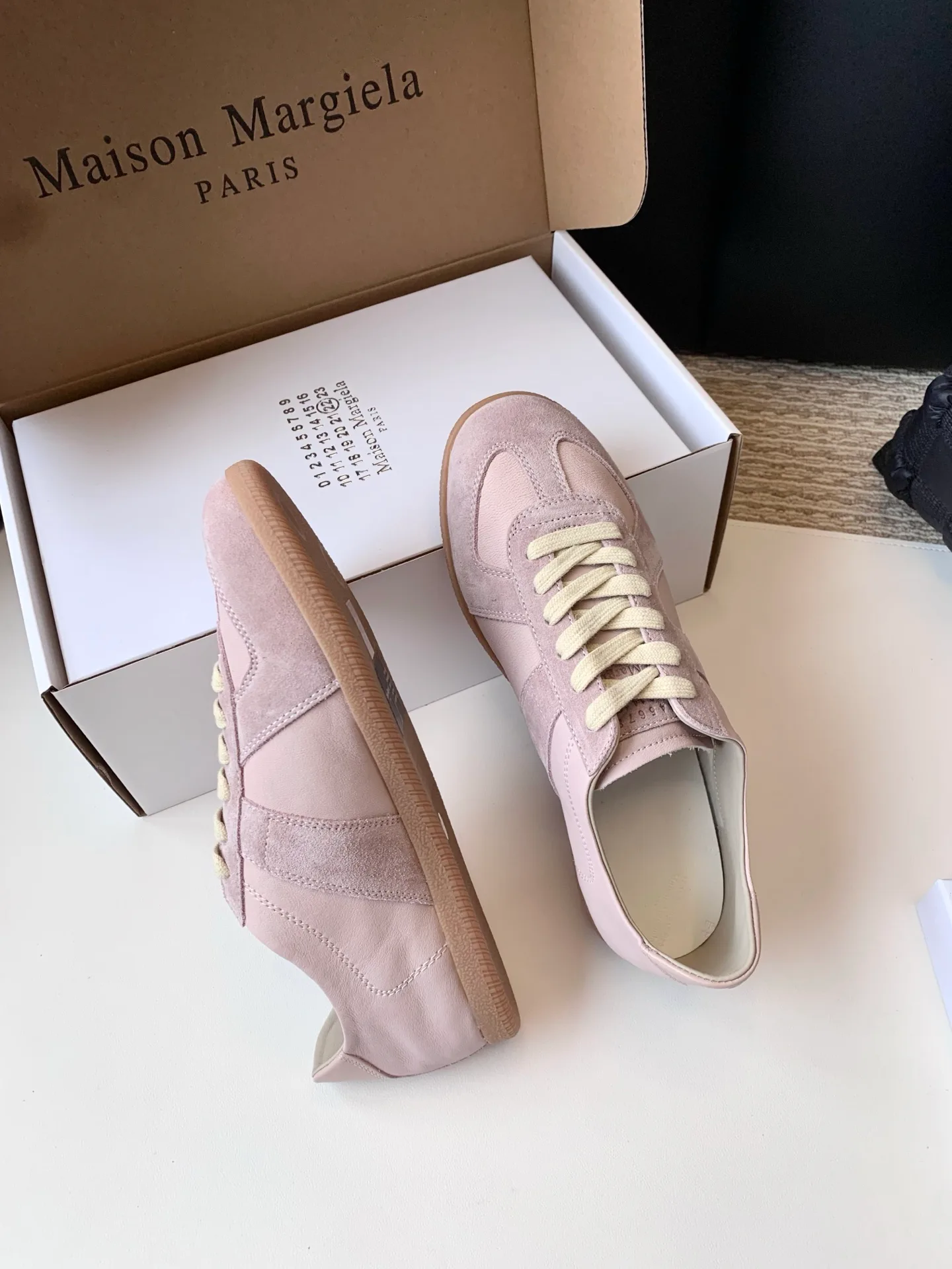 Women's Sneakers MAISON MARGIELA 17628618
