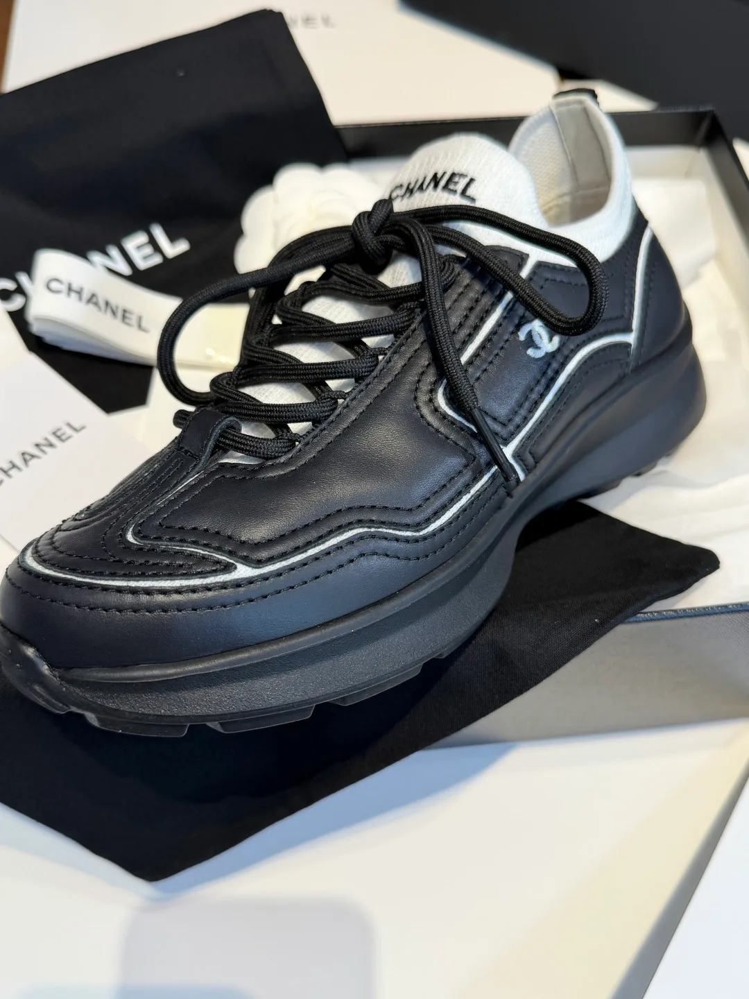 Women's Sneakers CHANEL 18067088