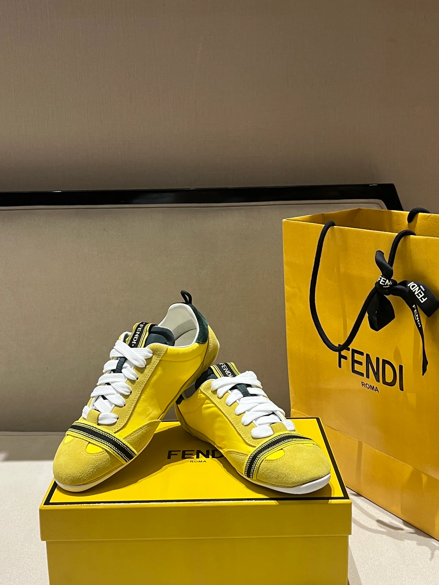 Women's Sneakers FENDI 18278641