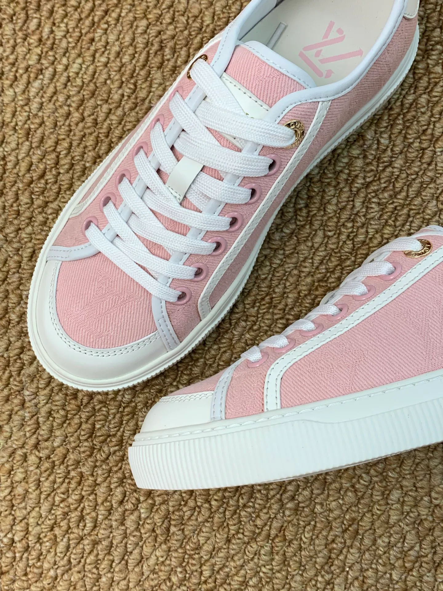 Women's Sneakers LOUIS VUITTON 17545206