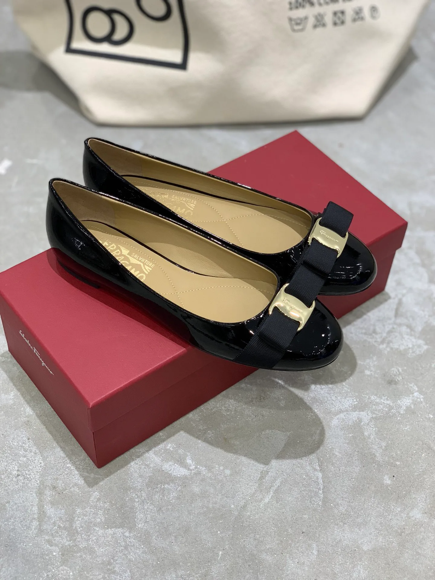 Women's Ballet Flats SALVATORE FERRAGAMO 18340632