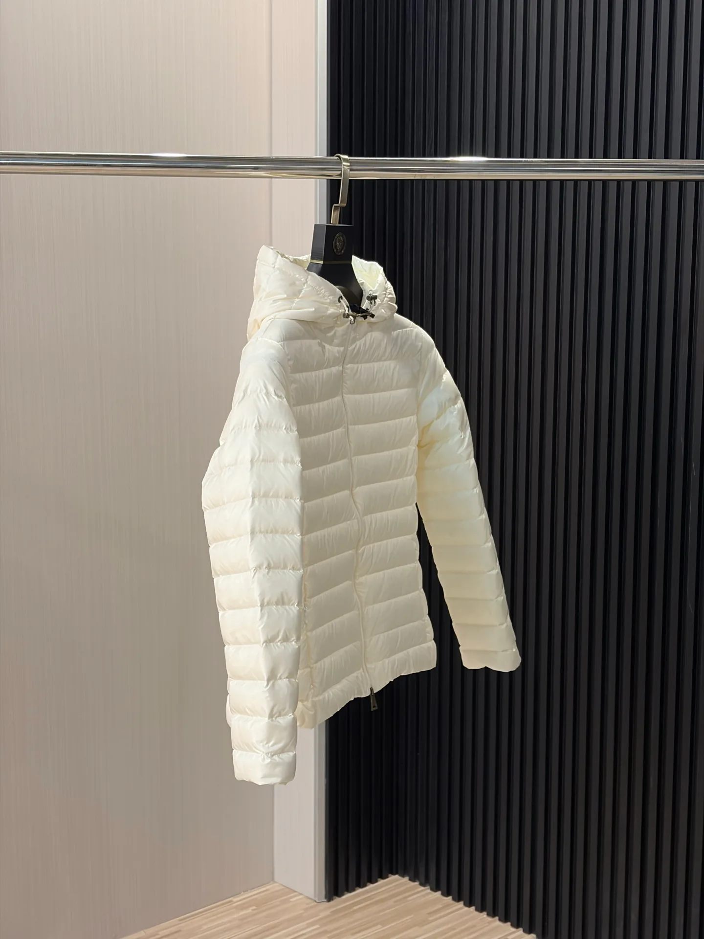 Men's Jackets And Down Jackets MONCLER 18231136