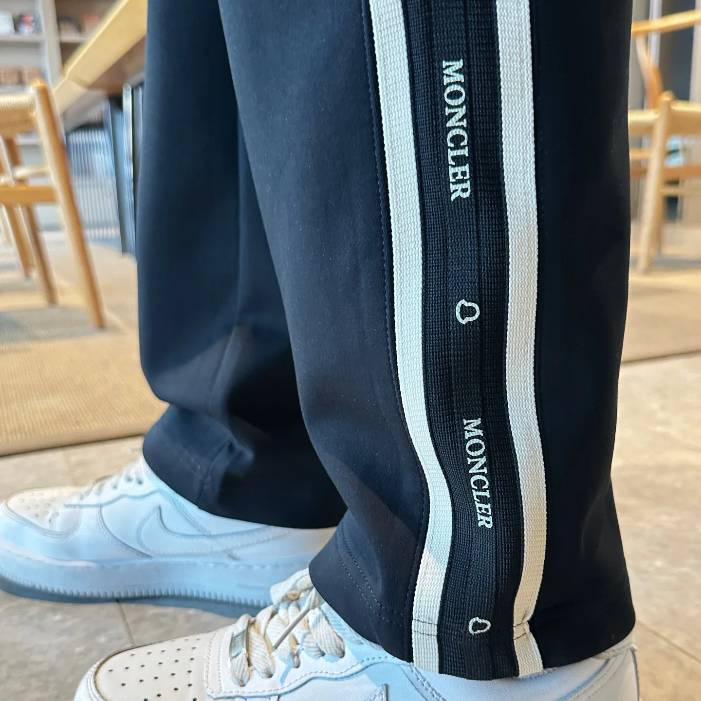 Men's Trousers MONCLER 18345735