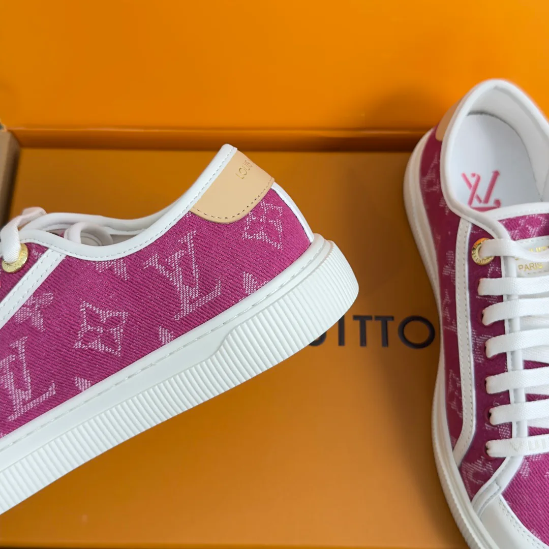 Women's Sneakers LOUIS VUITTON 17950713