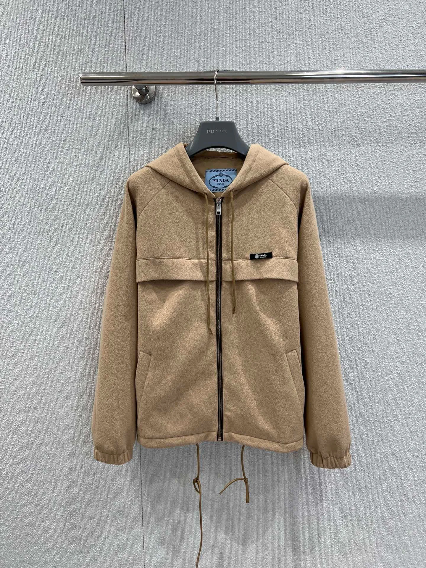 Women's Jackets And Down Jackets PRADA 18141085