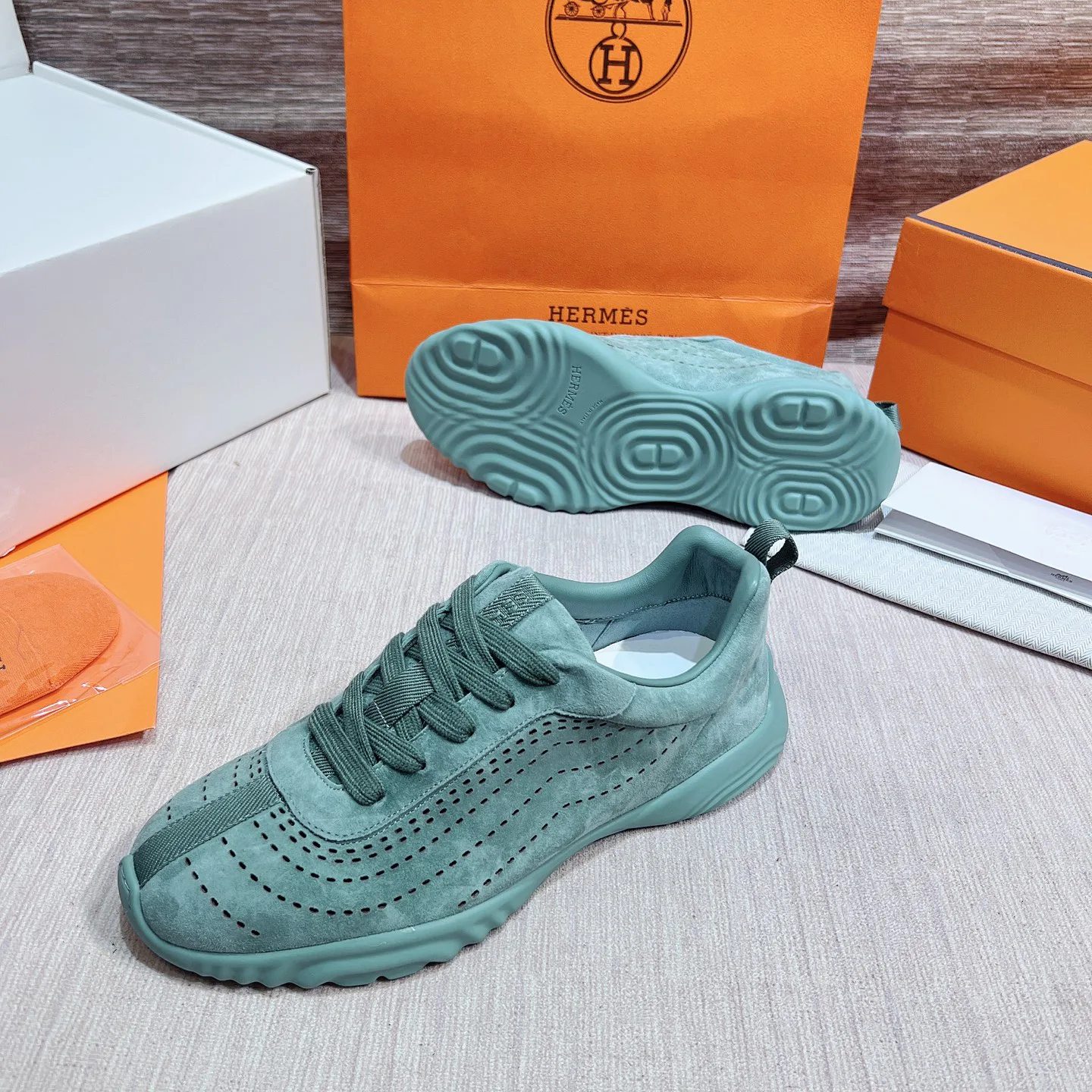 Women's Sneakers HERMES 17749566