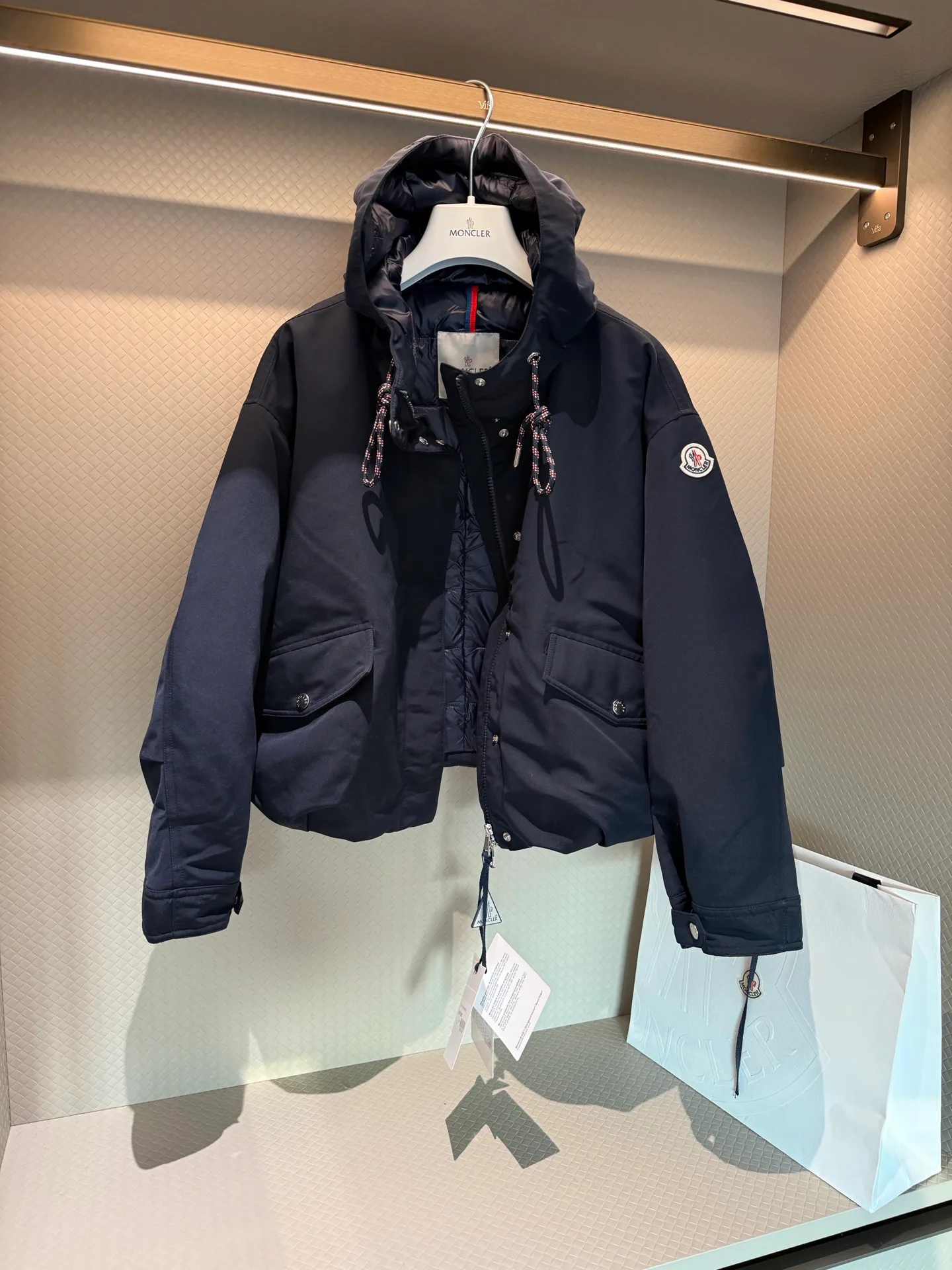 Women's Jackets And Down Jackets MONCLER 17952952