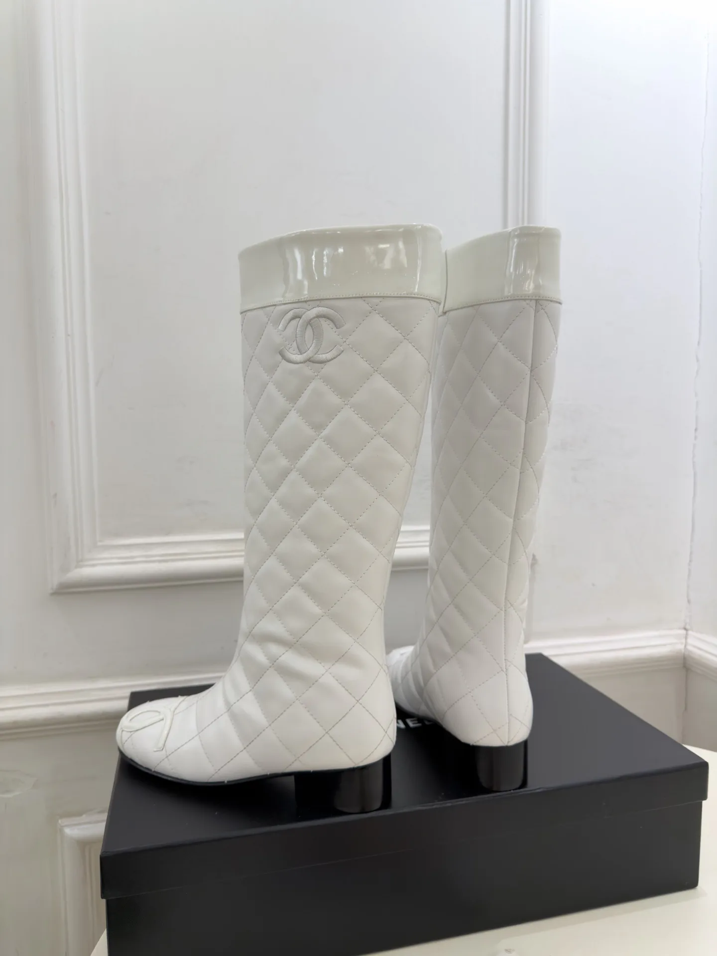 Сапоги Женские Chanel 18610810