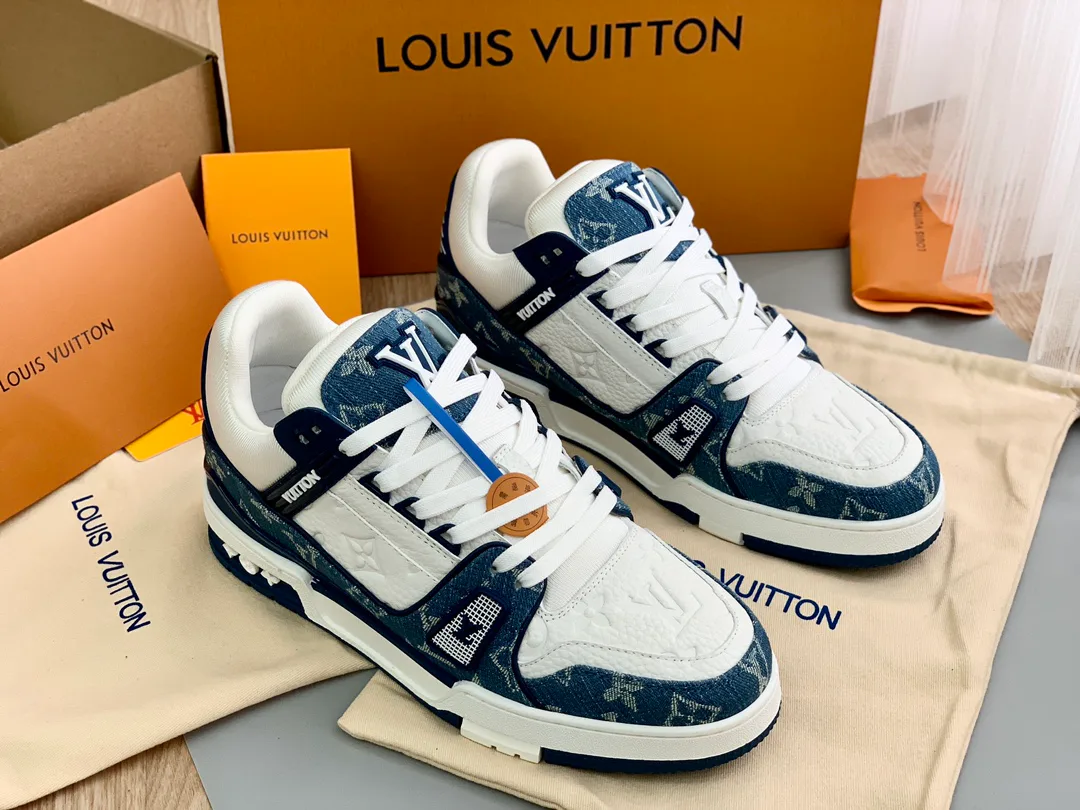 Women's Sneakers LOUIS VUITTON 18014125
