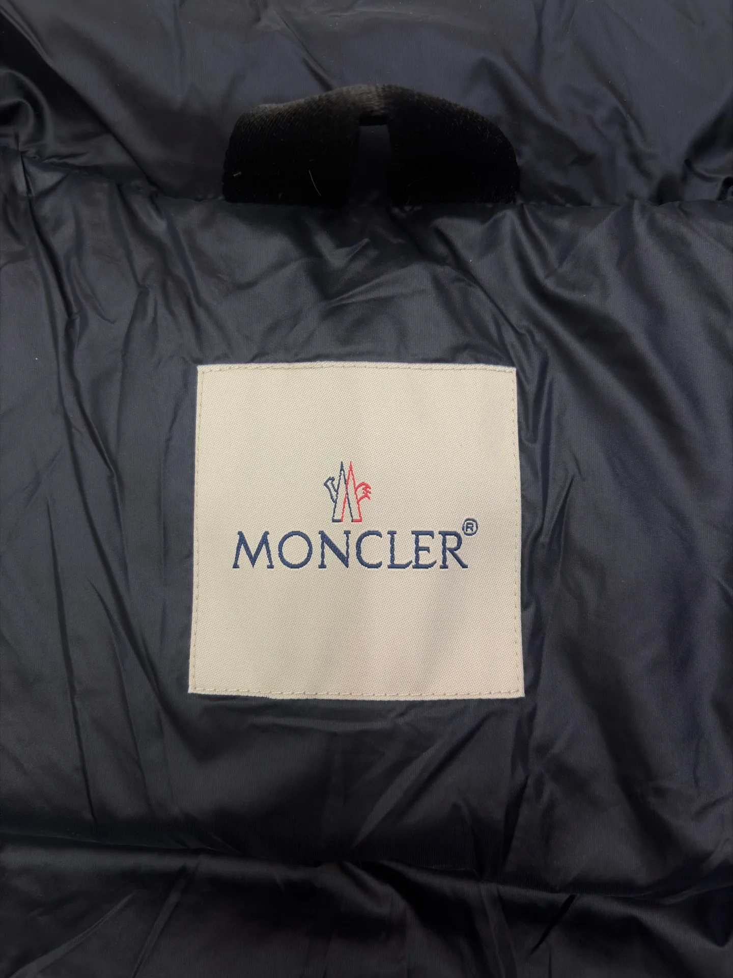 Women's Jackets And Down Jackets MONCLER 17568687