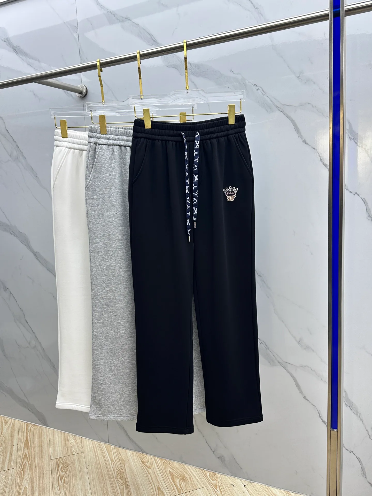 Men's Trousers LOUIS VUITTON 18246673