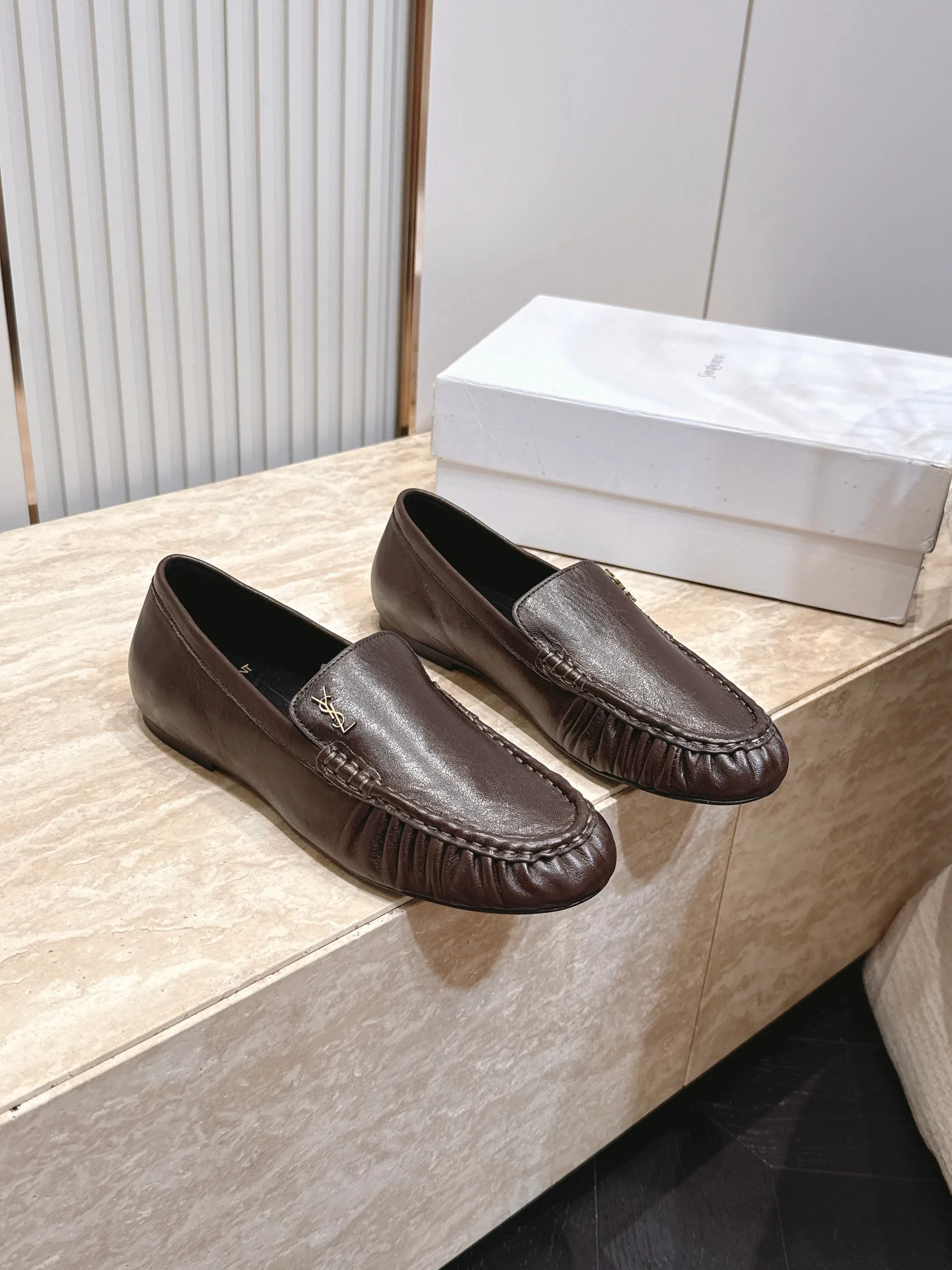 Women's Loafers And Moccasins SAINT LAURENT 17701344