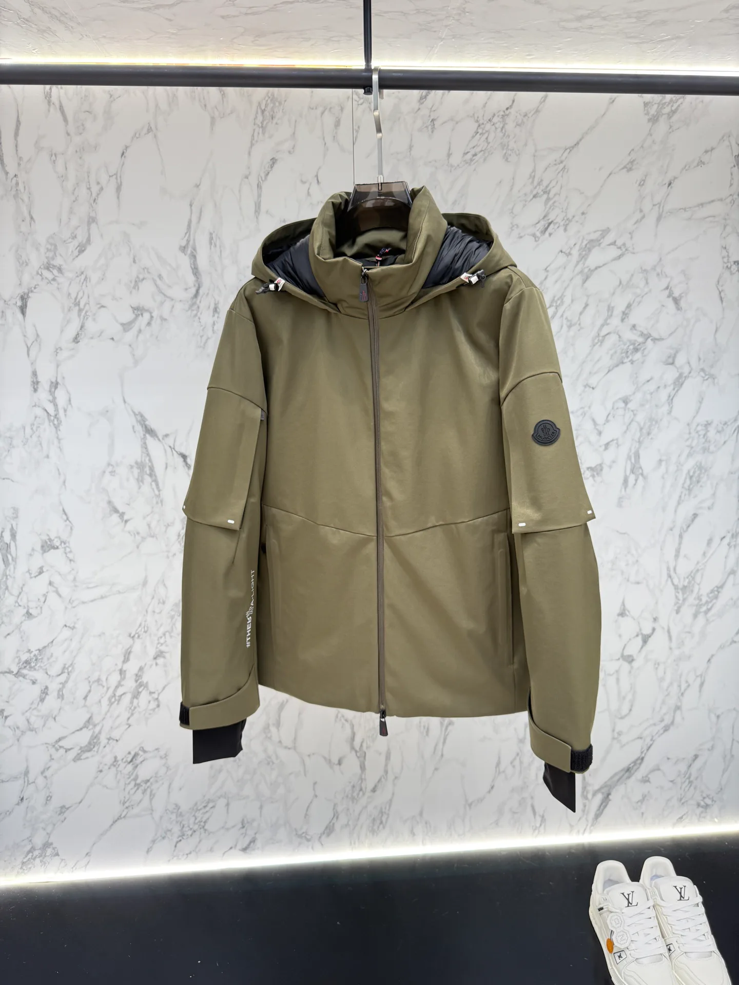 Men's Jackets And Down Jackets MONCLER 18046154