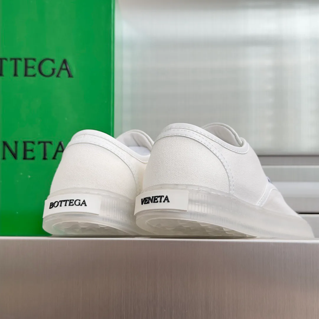 Women's Sneakers BOTTEGA VENETA 17530524