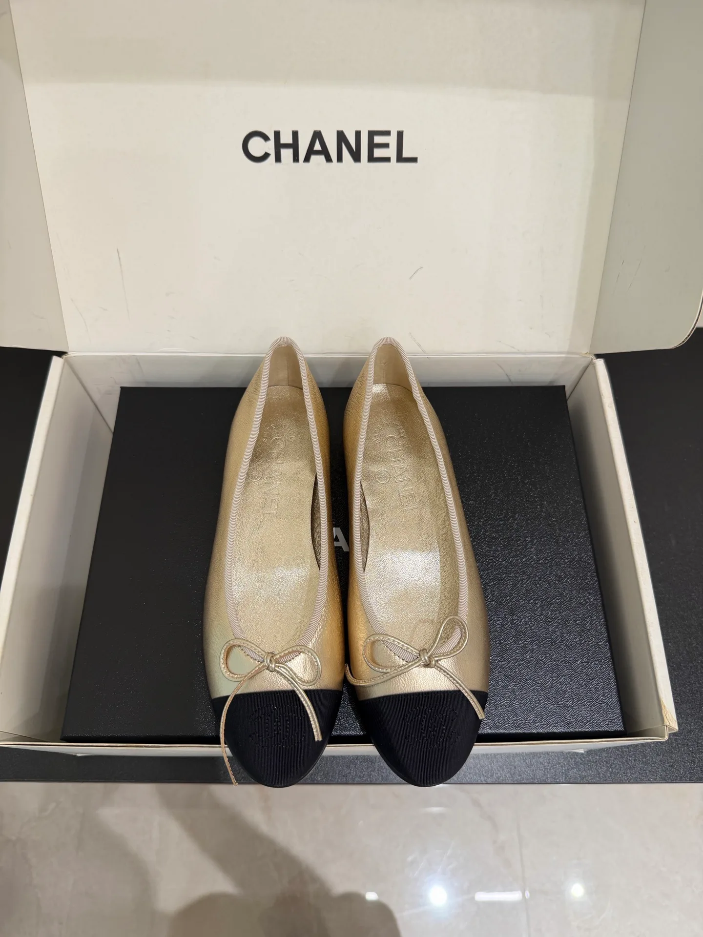 Women's Ballet Flats CHANEL 18080141