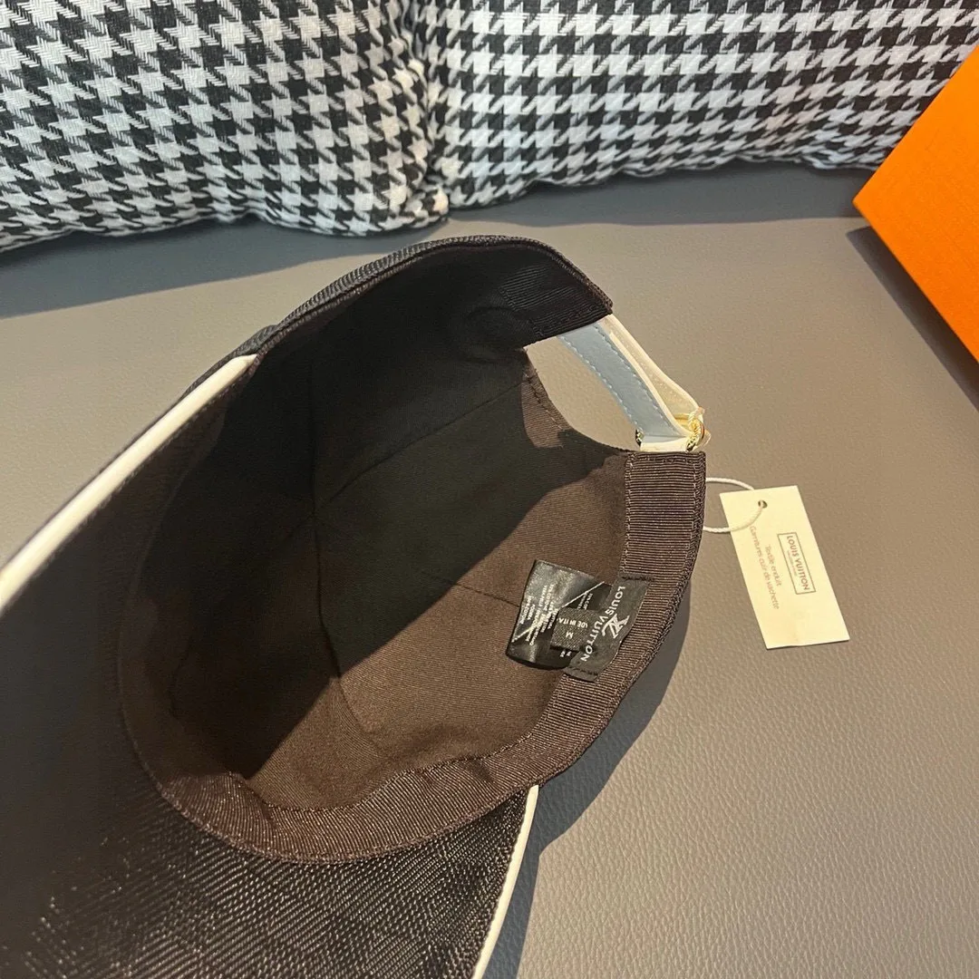 Hats LOUIS VUITTON 17515273
