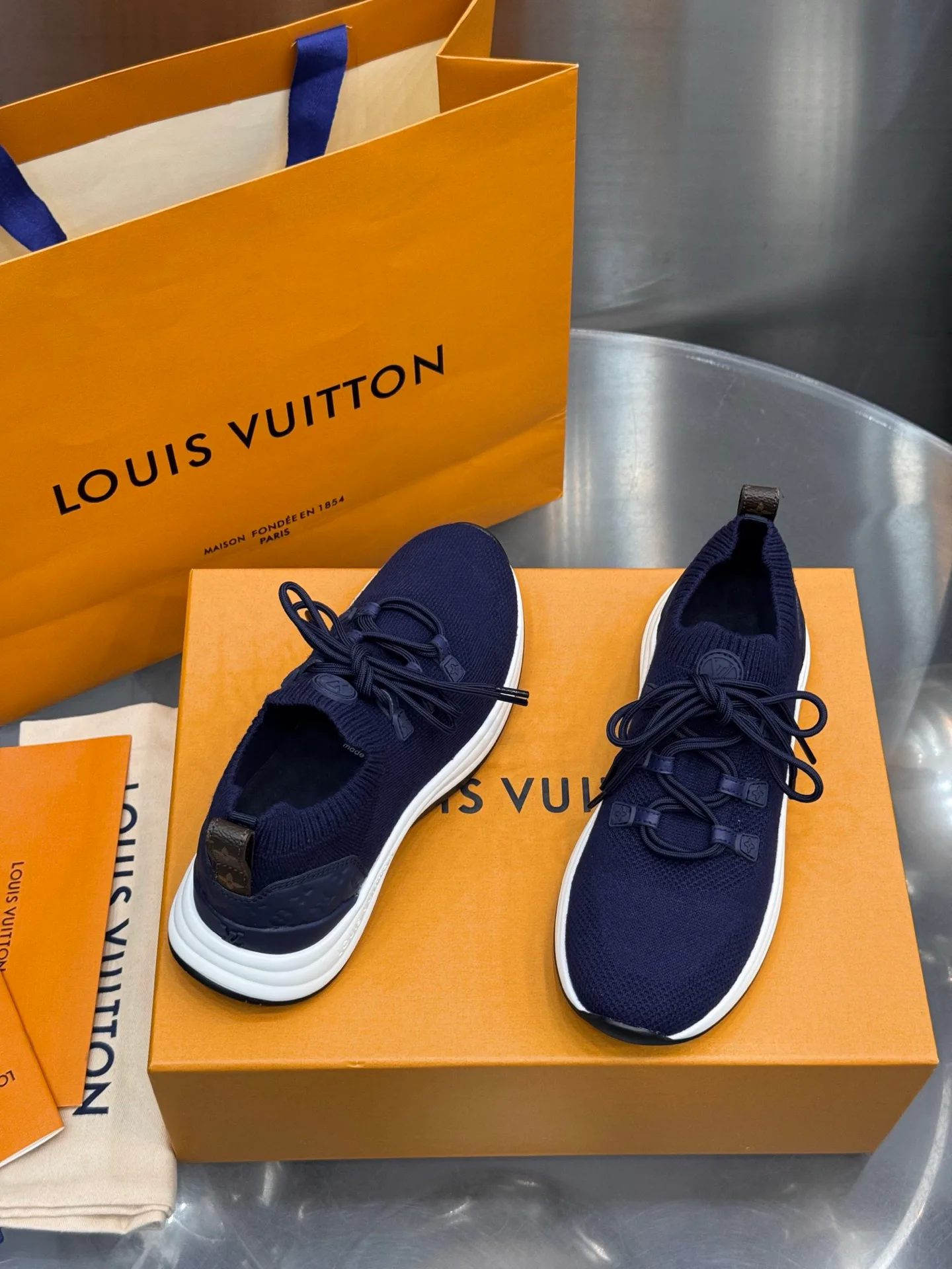 Women's Sneakers LOUIS VUITTON 18202478