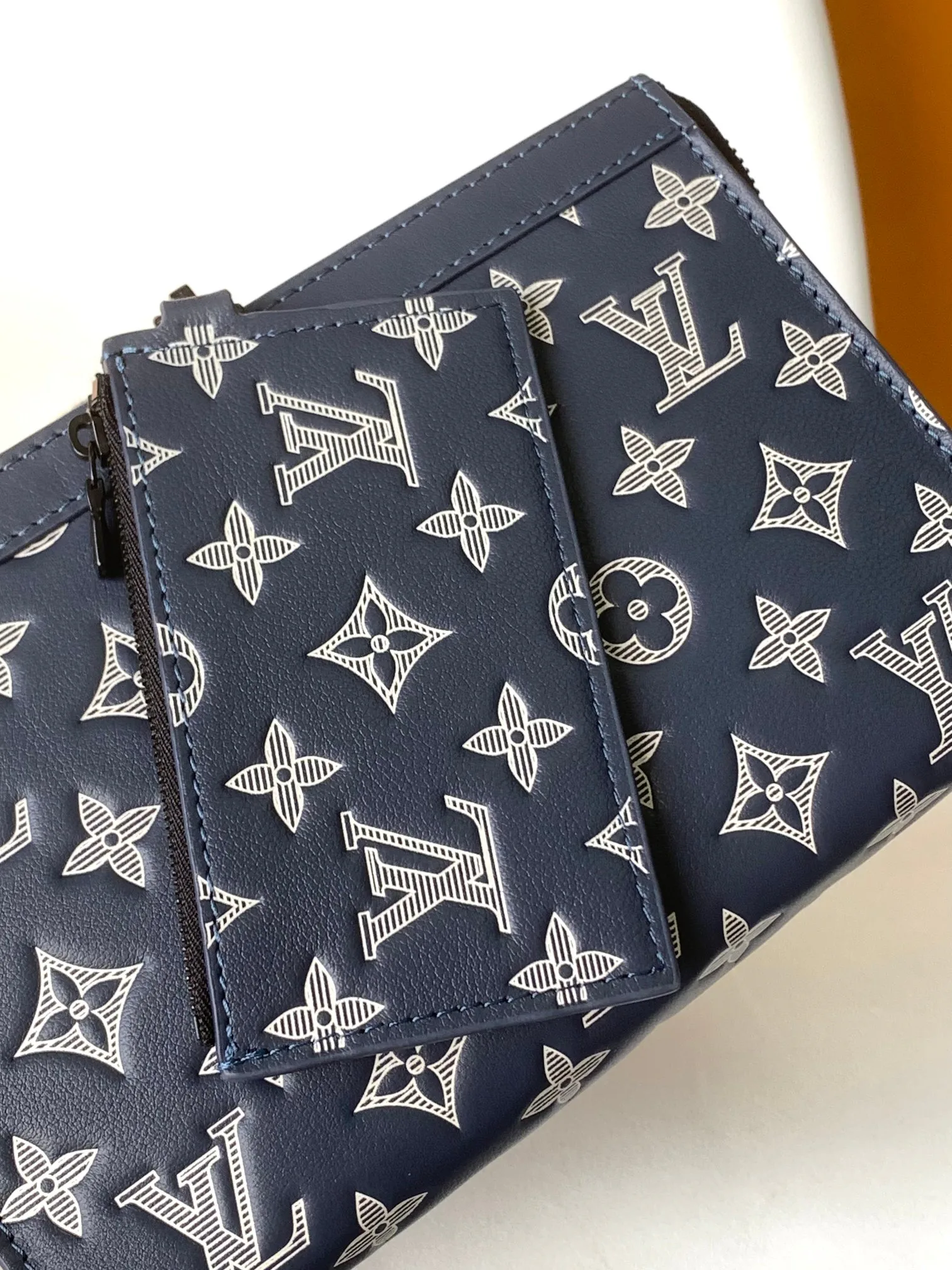 Women's Shoulder Bags LOUIS VUITTON 17904109