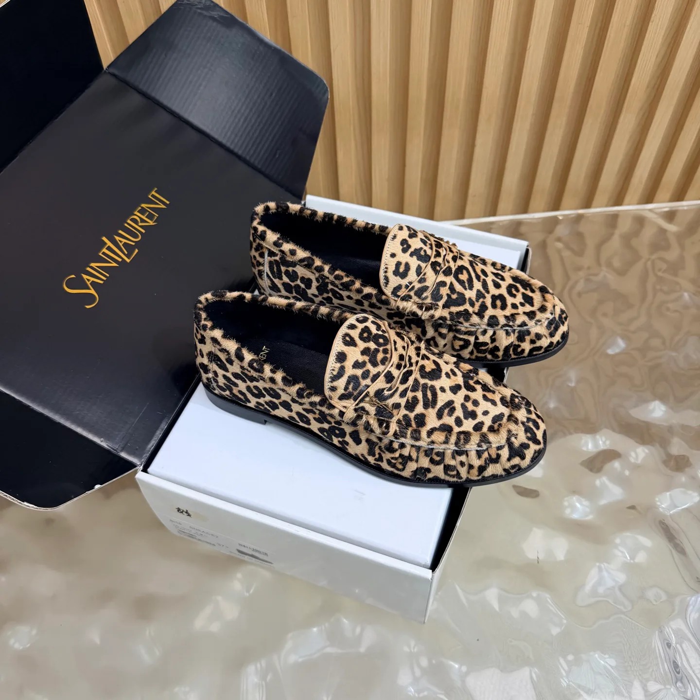 Women's Loafers And Moccasins SAINT LAURENT 17981711