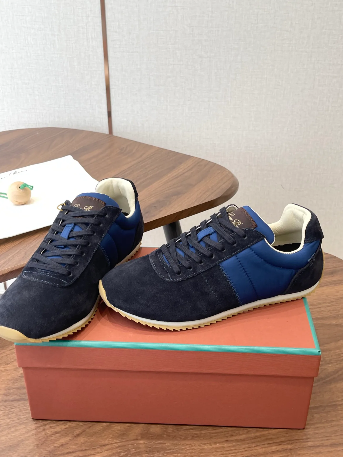 Women's Sneakers LORO PIANA 17223225