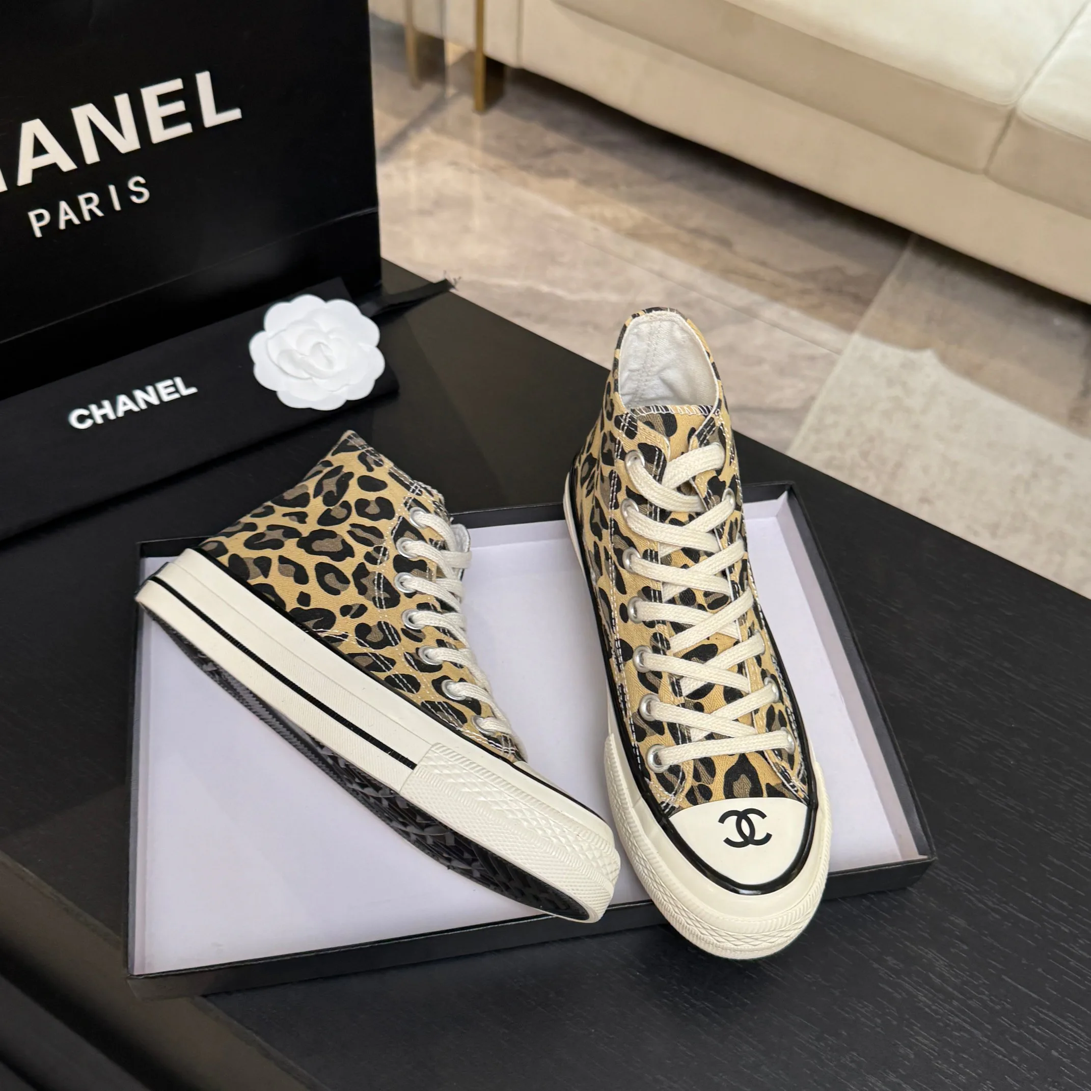 Women's Sneakers CHANEL 18062553