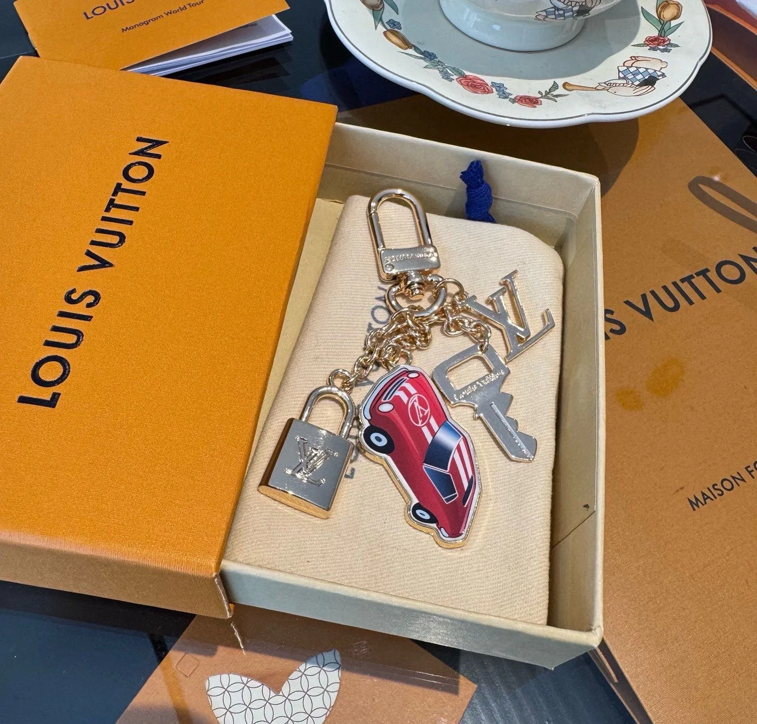 Key Cases LOUIS VUITTON 18013280
