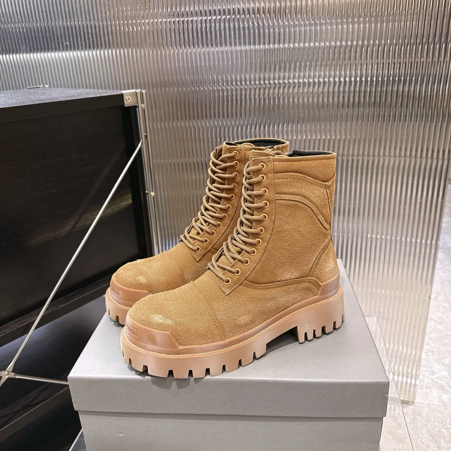 Ботинки Мужские Balenciaga 18598036