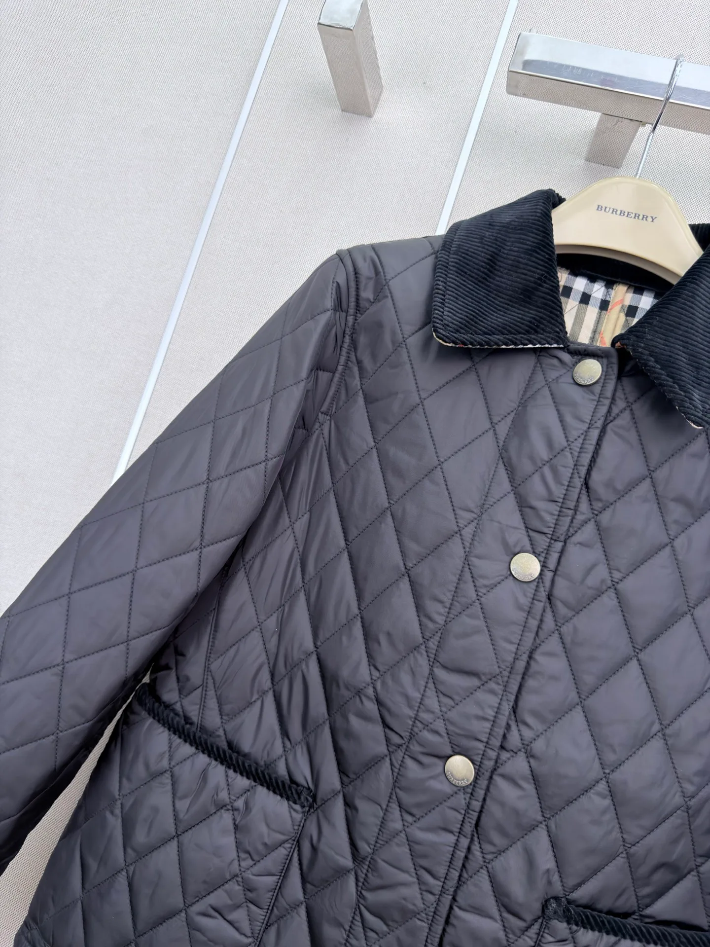 Women's Jackets And Down Jackets BURBERRY 17855336