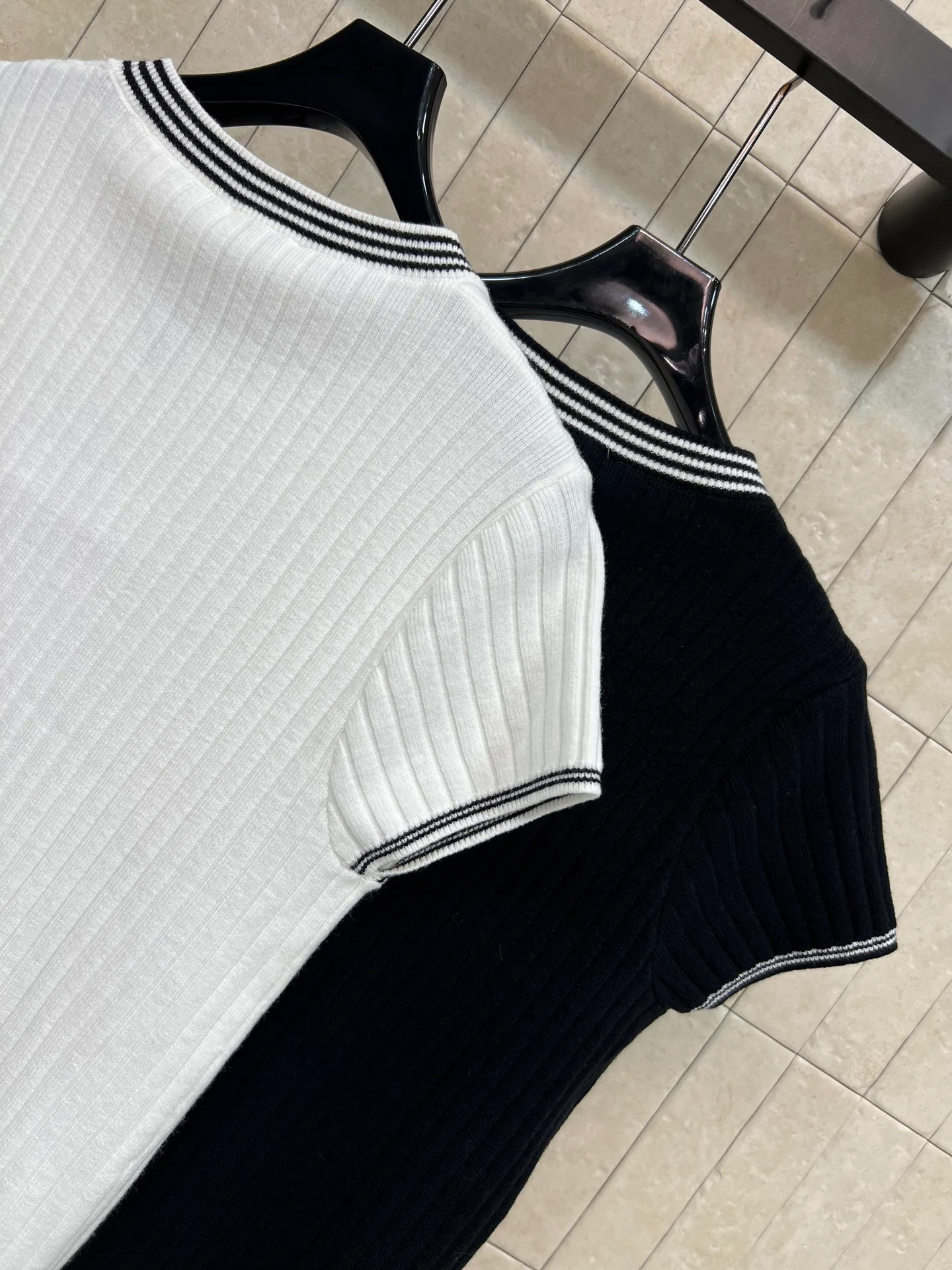 Women's T-Shirts CHANEL 17737714