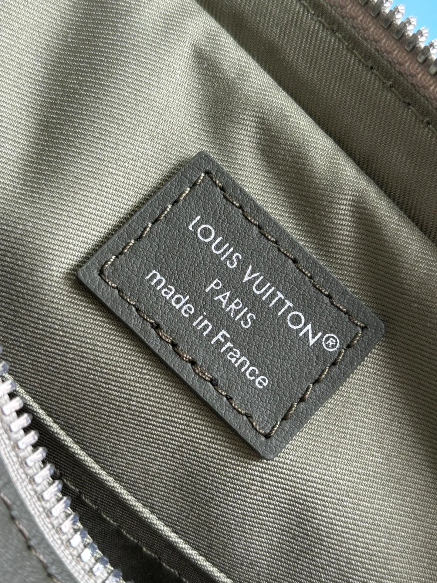 Women's Shoulder Bags LOUIS VUITTON 17522371