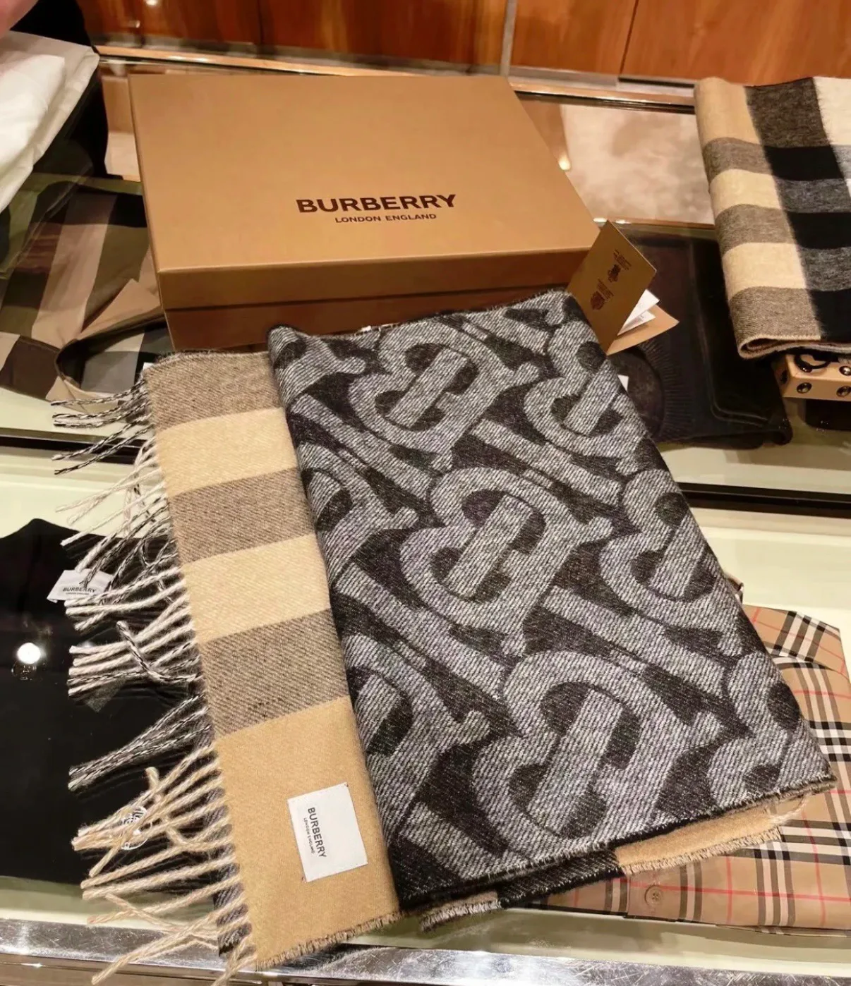 Scarves BURBERRY 18002693