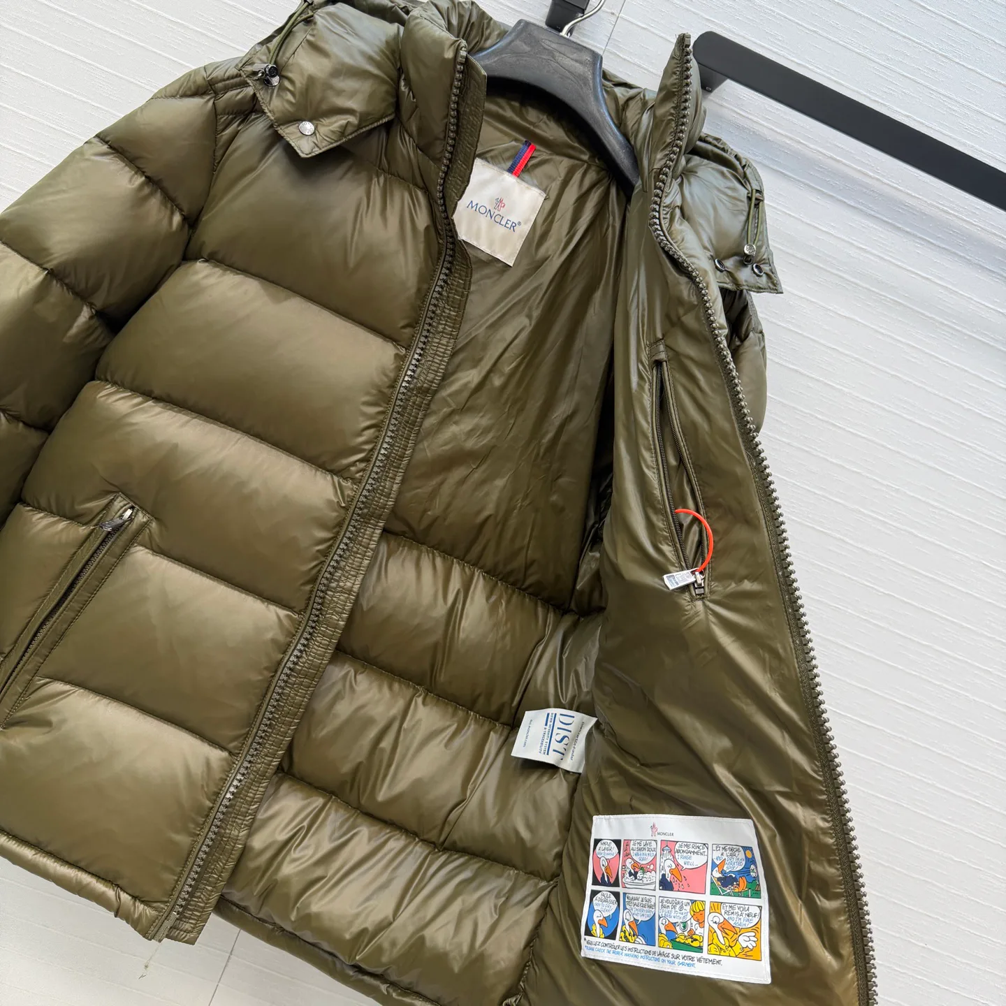 Women's Jackets And Down Jackets MONCLER 18184282