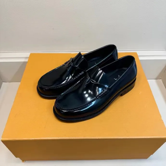 Men's Loafers And Dress Shoes LOUIS VUITTON 18193944