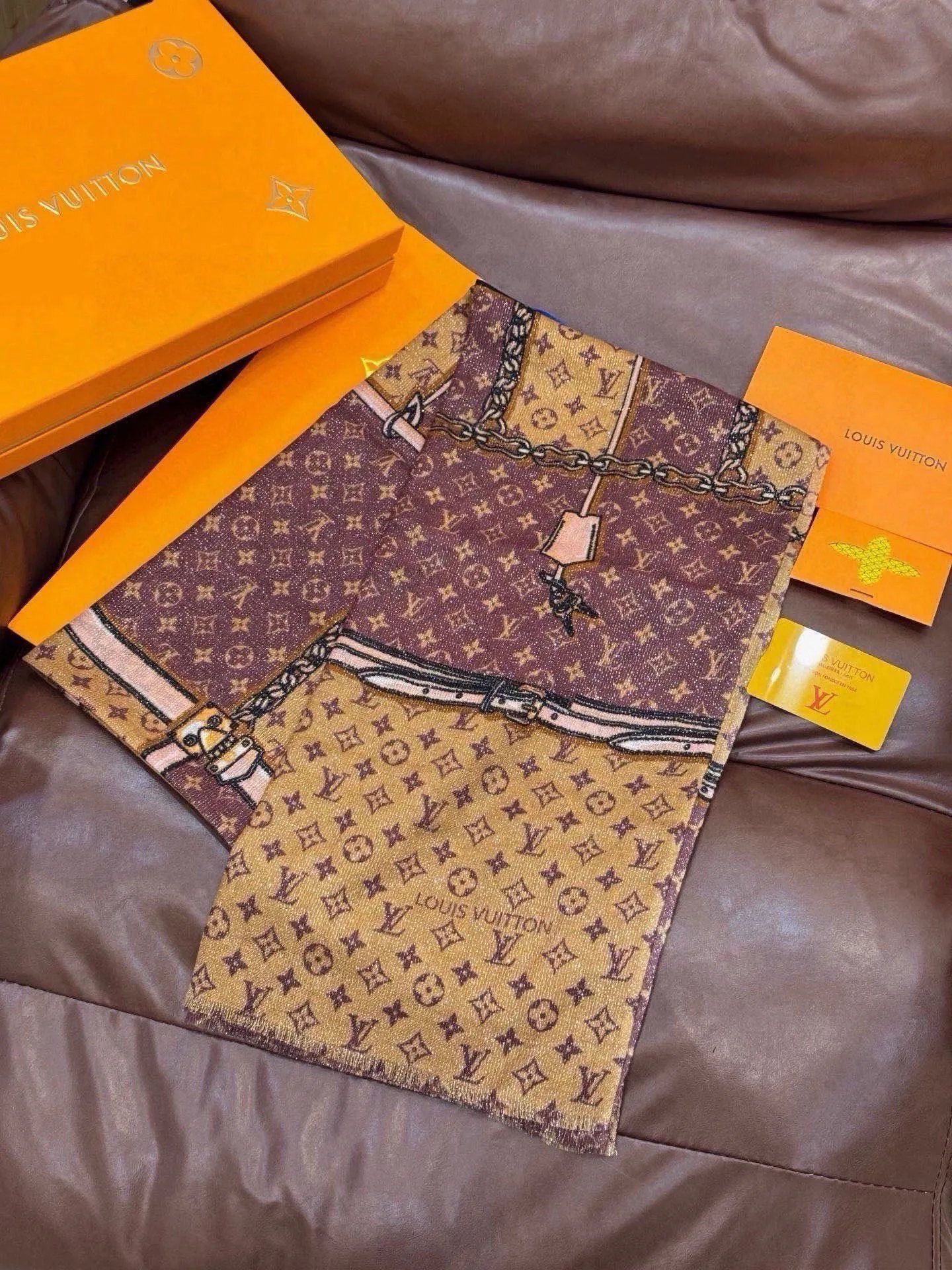 Scarves LOUIS VUITTON 17673158