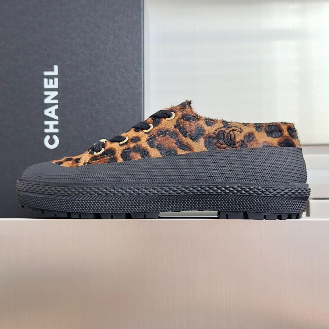 Women's Sneakers CHANEL 18092994