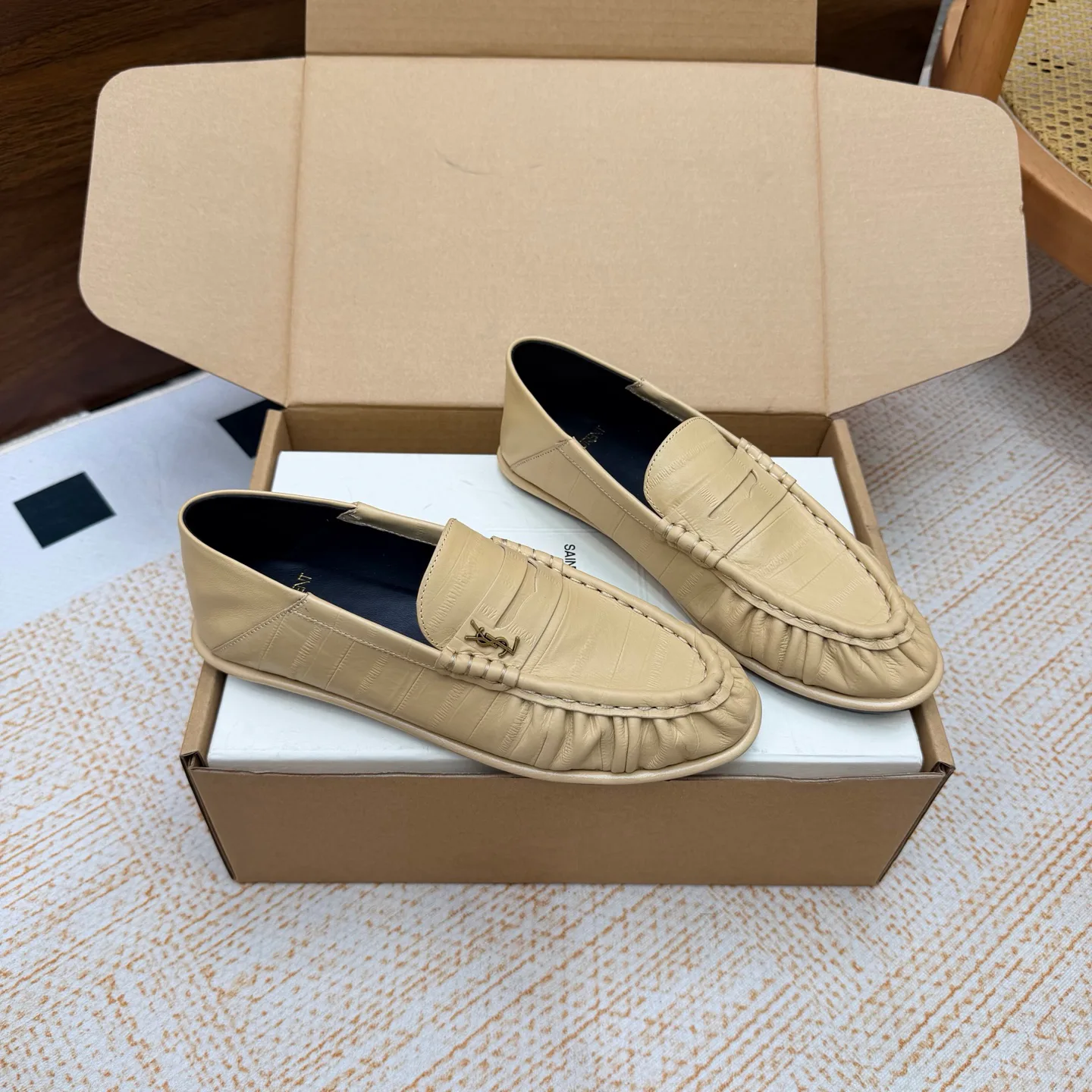 Women's Loafers And Moccasins SAINT LAURENT 18104173