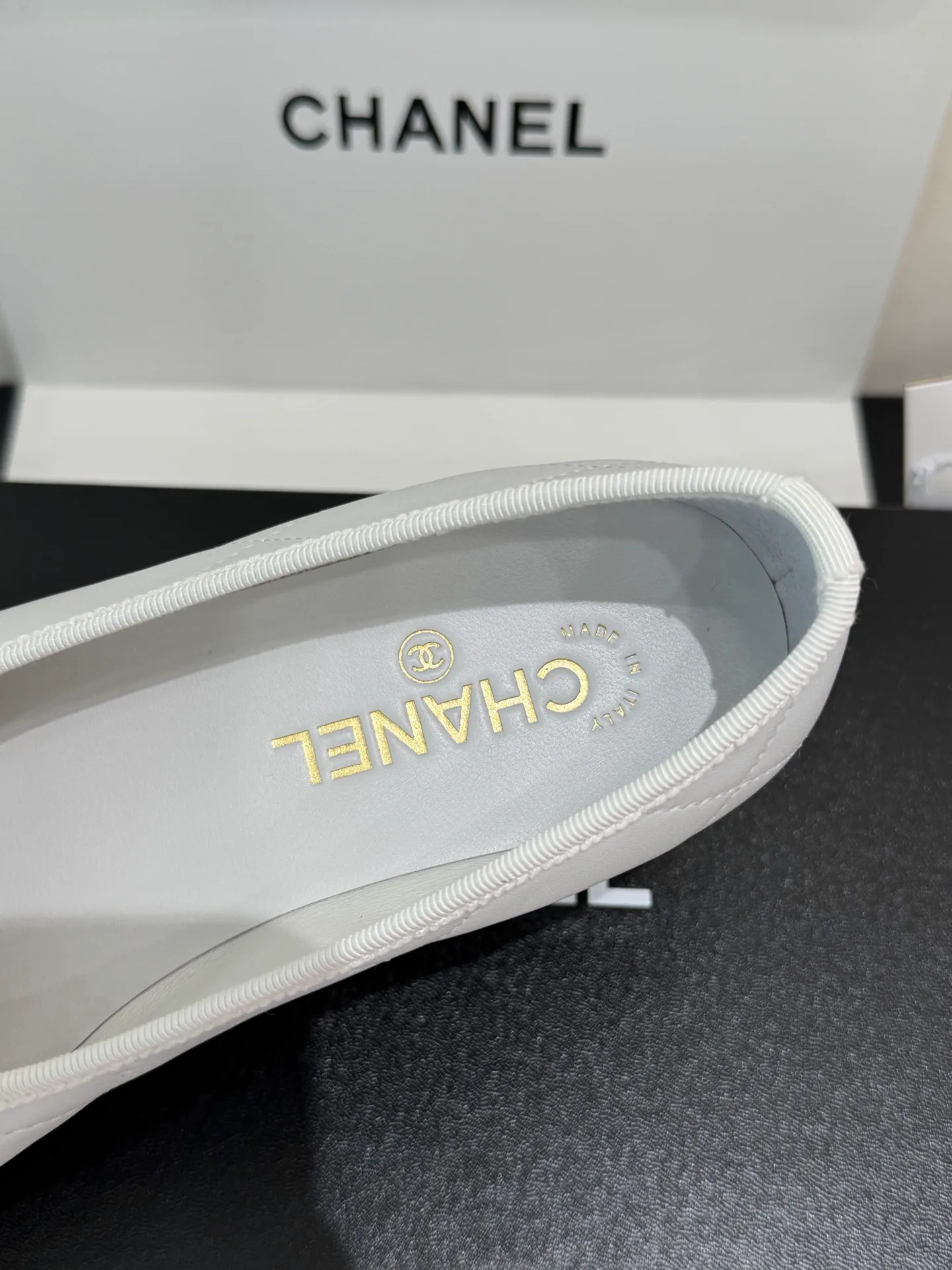 Women's Ballet Flats CHANEL 18363593