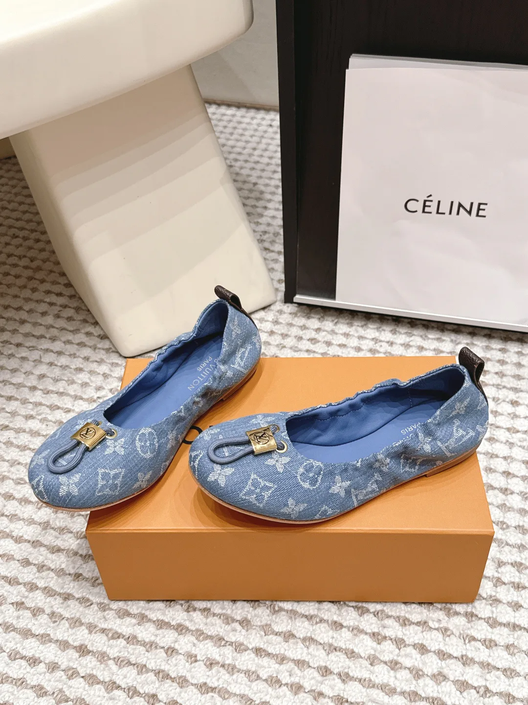 Women's Ballet Flats LOUIS VUITTON 17421357