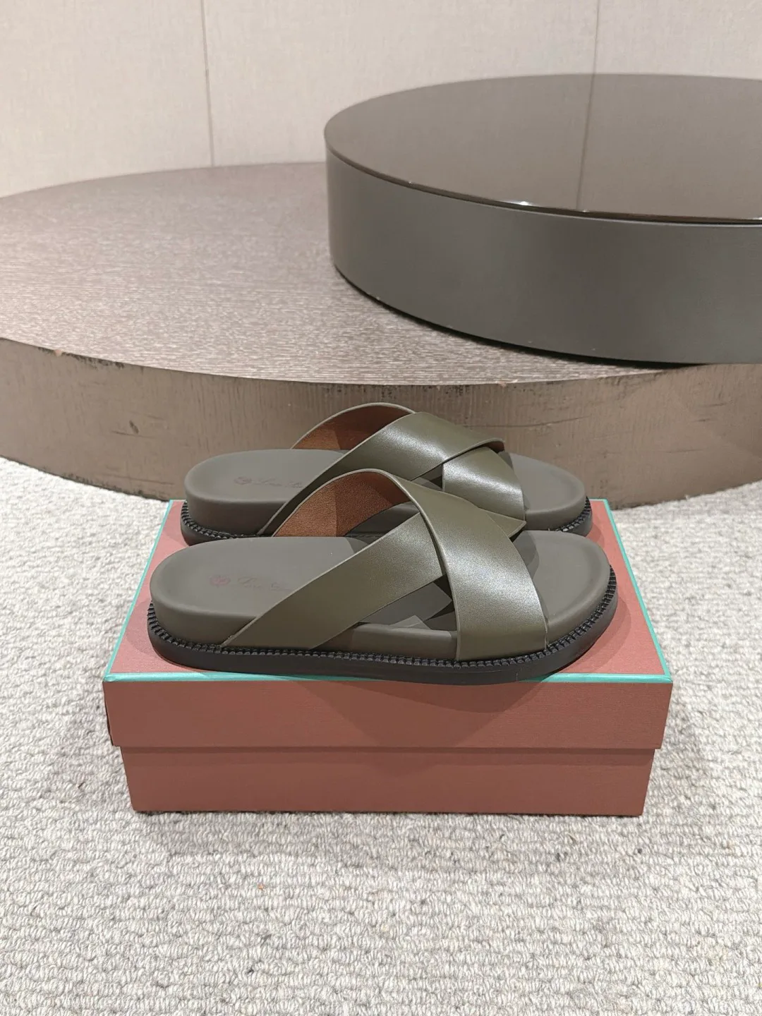 Men's Flip-Flops LORO PIANA 17688129