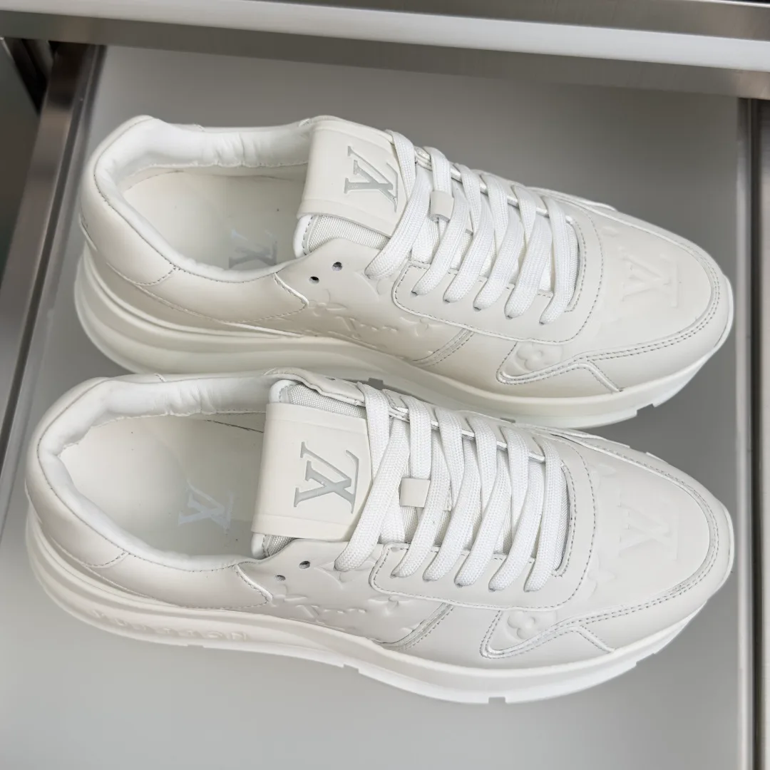 Men's Sneakers LOUIS VUITTON 17950776