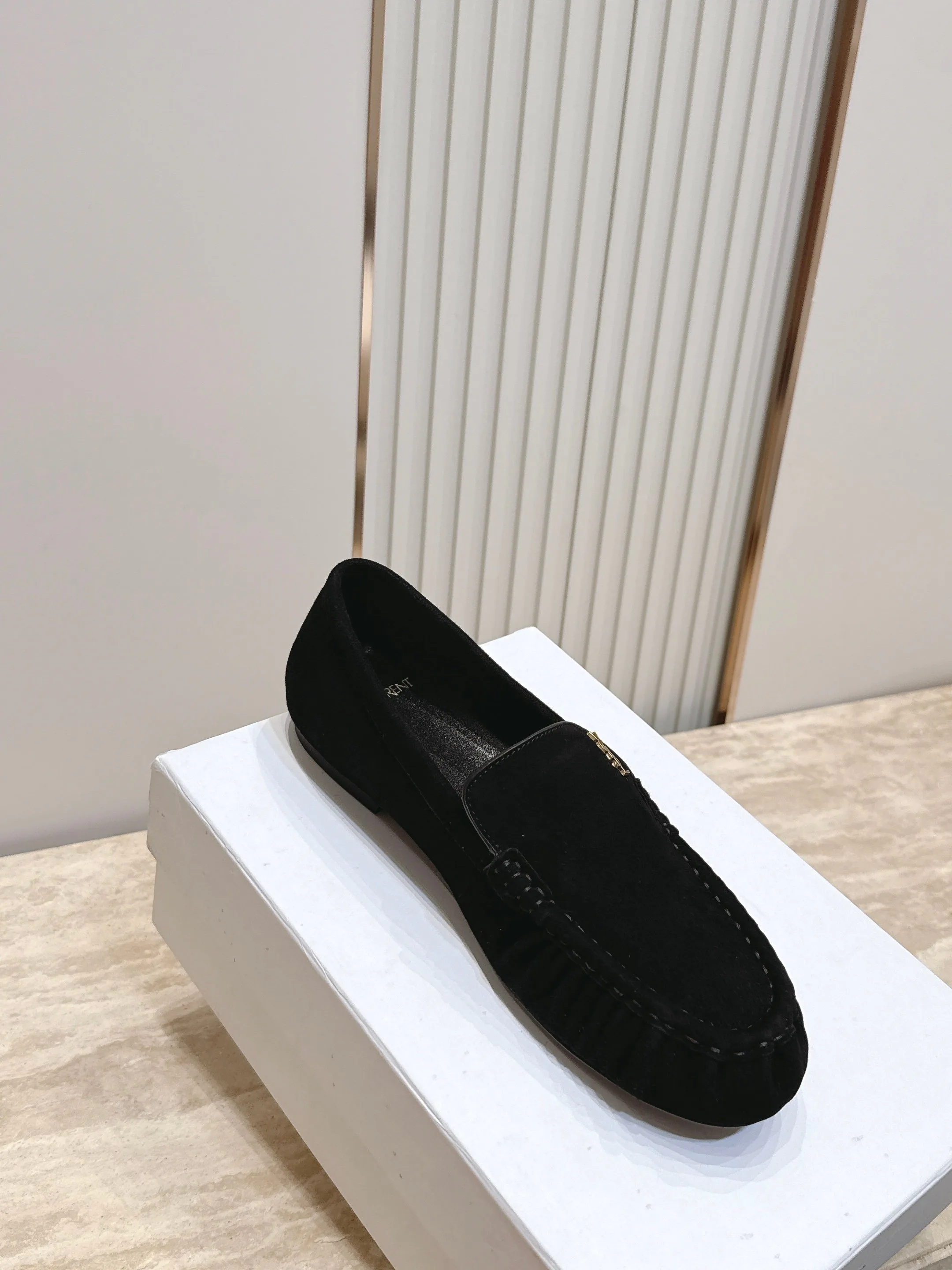 Women's Loafers And Moccasins SAINT LAURENT 17701340