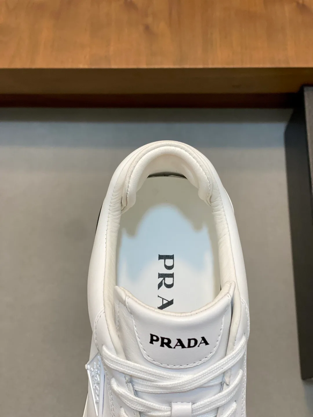 Men's Sneakers PRADA 18116638