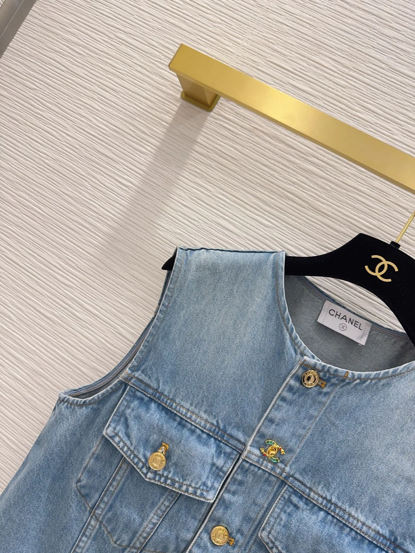 Women's Vests CHANEL 17319080