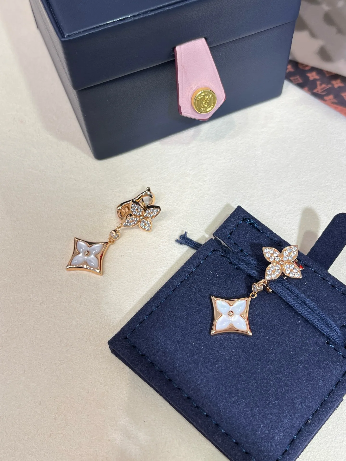 Jewelry LOUIS VUITTON 17819356