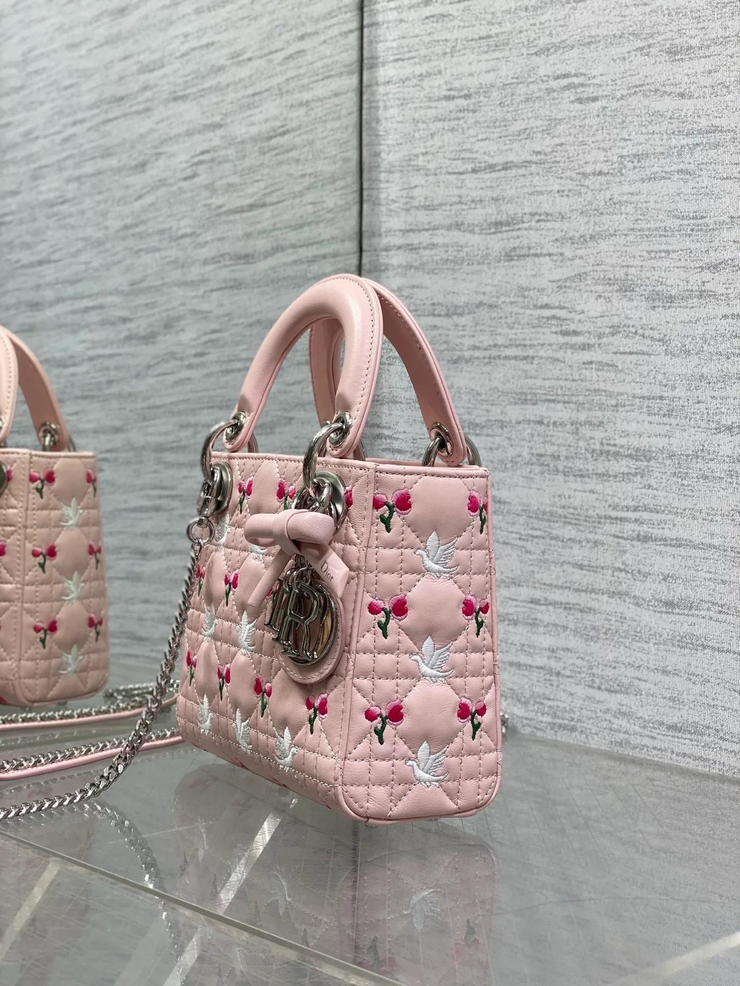 Women's Classic Handbags CHRISTIAN DIOR 17601340