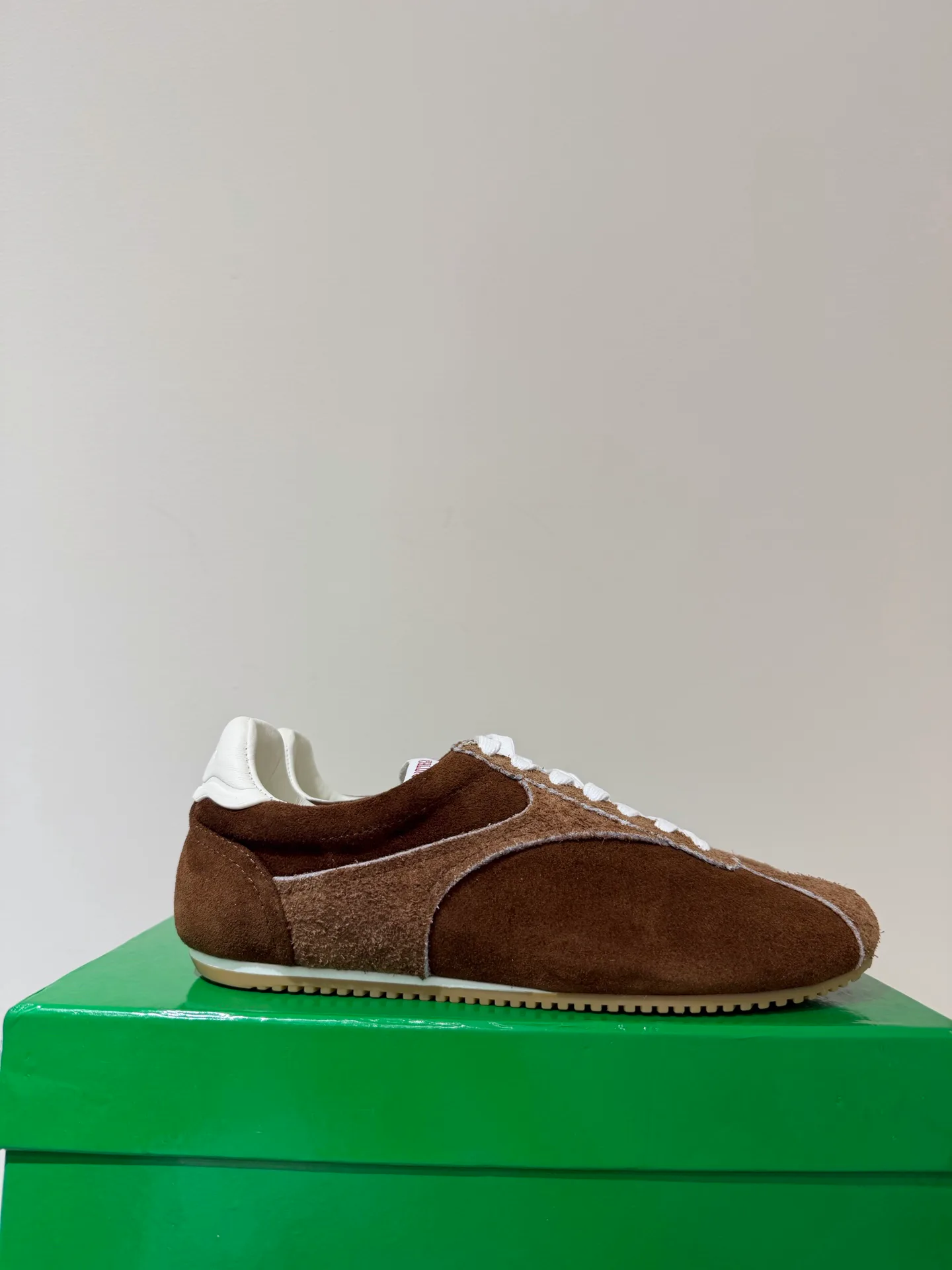 Кроссовки Женские Bottega Veneta 18594499
