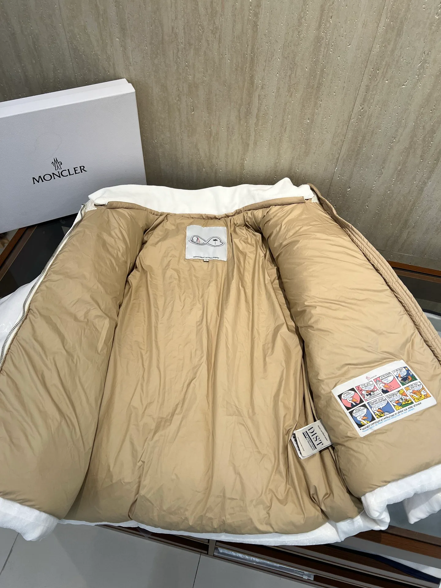 Куртки И Пуховики Мужские Moncler 18634326